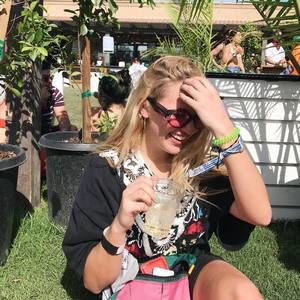 Meet your Posher, Elle